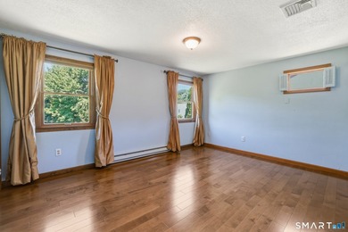 Welcome to 82 Lake Garda Drive, a beautifully maintained - photo 23