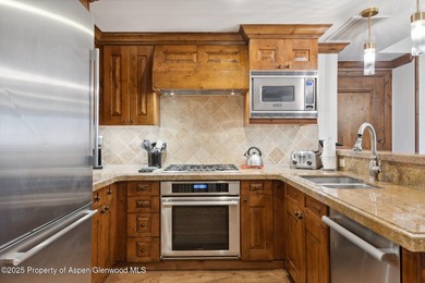 2024 renovations completed (including new decor, furniture - photo 7