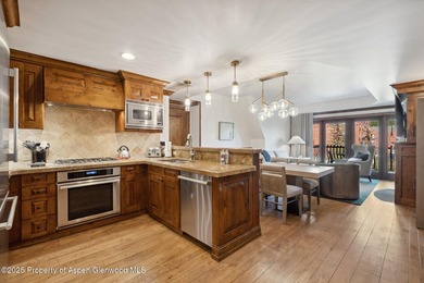 2024 renovations completed (including new decor, furniture - photo 8