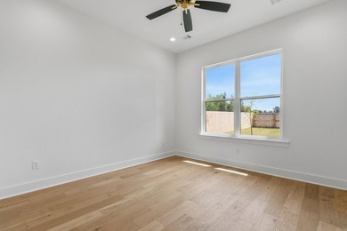 Discover luxury lake area living in the highly sought after - photo 33
