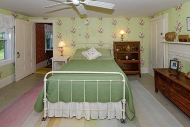 Welcome to the beautifully maintained historic farmhouse you - photo 41