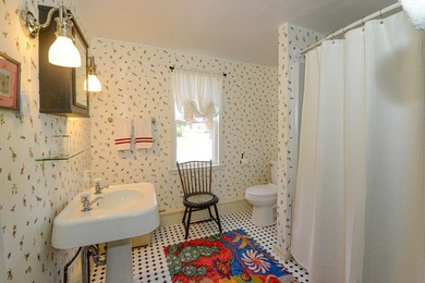 Welcome to the beautifully maintained historic farmhouse you - photo 43