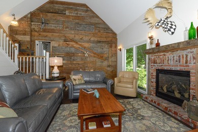 Welcome to the beautifully maintained historic farmhouse you - photo 48