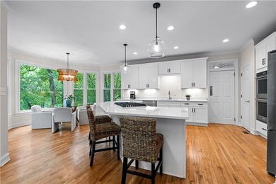 *** MUST SEE *** Lakefront Luxury on Lake Kedron - Completely - photo 3