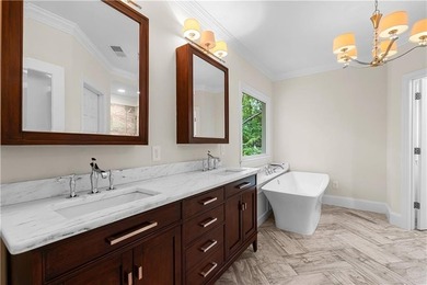 *** MUST SEE *** Lakefront Luxury on Lake Kedron - Completely - photo 4