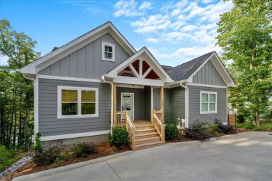 Lake Home For Sale in West Union, South Carolina