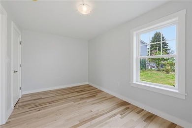 Set in a desirable Riverside location just moments from Crescent - photo 20