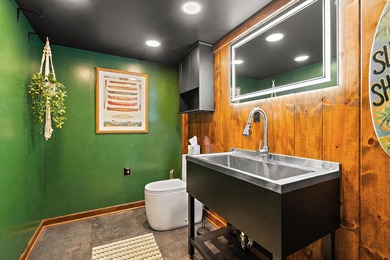 Move-In Ready Updated Home in Valparaiso Near Flint Lake with - photo 23