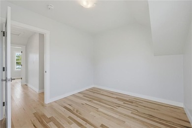 Set in a desirable Riverside location just moments from Crescent - photo 26