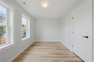 Set in a desirable Riverside location just moments from Crescent - photo 27