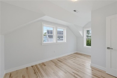 Set in a desirable Riverside location just moments from Crescent - photo 33
