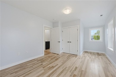 Set in a desirable Riverside location just moments from Crescent - photo 35