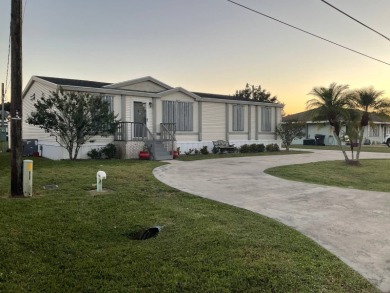 Lake Home For Sale in Okeechobee, Florida