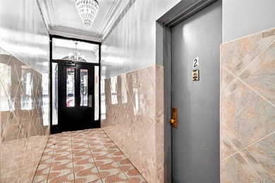 Beautifully maintained HDFC cooperative in the heart of - photo 4