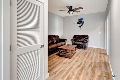 Impressive barndominium located in the charming coastal town of - photo 17
