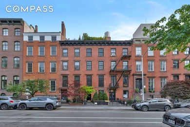 *FULLY RENOVATED TOWNHOUSE w/FULL GUEST HOUSE, ROOF POOL & - photo 1