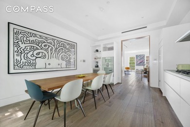 *FULLY RENOVATED TOWNHOUSE w/FULL GUEST HOUSE, ROOF POOL & - photo 2
