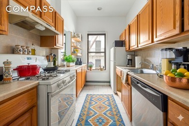 Welcome to 230 and 230 1/2 Frost St, a beautifully renovated - photo 9