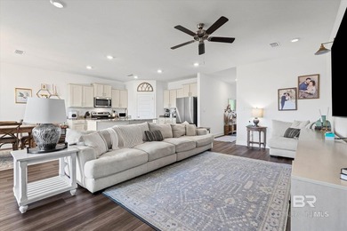 Situated on a huge cul-de-sac lot this home backs up to - photo 3