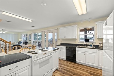There are NO restrictions on renting this home. Can be rented - photo 7