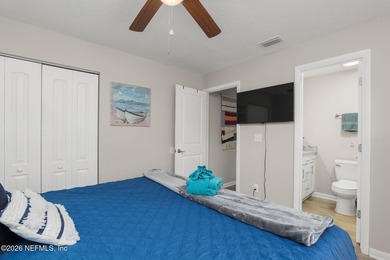 OWNER MOTIVATED! BRING OFFERS! Rare opportunity to own the only - photo 12