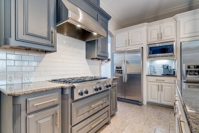 Experience lake living without sacrificing everyday comfort in - photo 14