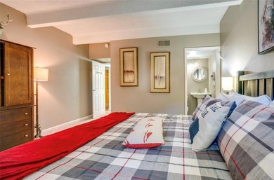 Location! Location! Location! This 1,100 sq ft, fully remodeled - photo 15
