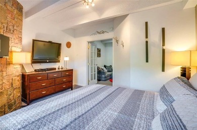 Location! Location! Location! This 1,100 sq ft, fully remodeled - photo 23