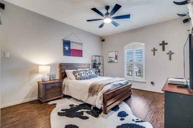 Experience lake living without sacrificing everyday comfort in - photo 31
