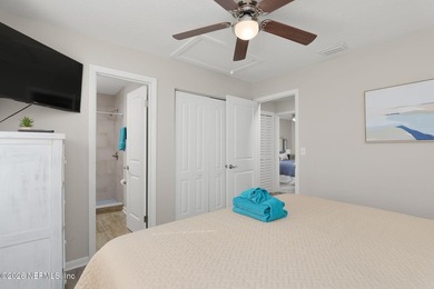 OWNER MOTIVATED! BRING OFFERS! Rare opportunity to own the only - photo 32
