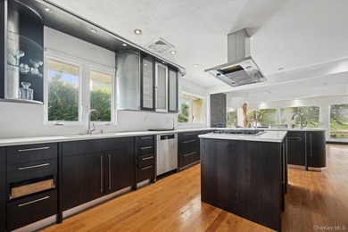 Welcome to your dream waterfront retreat! This beautifully - photo 9