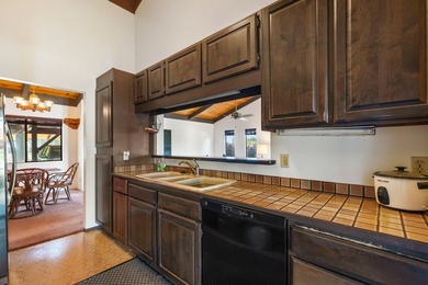 Privately positioned in Maui Meadows, 505 Ho'ohalahala offers - photo 15