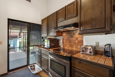 Privately positioned in Maui Meadows, 505 Ho'ohalahala offers - photo 16