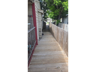 INVESTMENT OPPORTUNITY!! Main house is 4 Bedrooms and 1 Bath and - photo 23