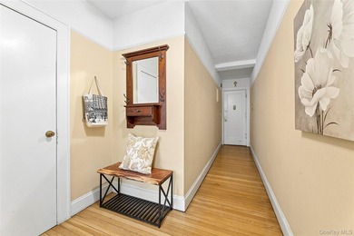 Welcome to Chatwick Gardens in Forest Hills, a distinguished - photo 9