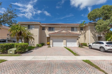 (private lake, pond, creek) Townhome/Townhouse For Sale in Sunrise Florida