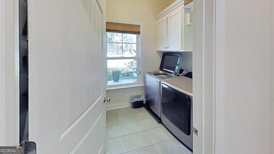 Feel right at home with this beautiful 3,000+ sqft home which - photo 8