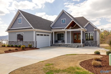 Lake Guntersville Home For Sale in Guntersville AL