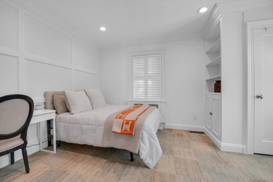 Nestled within Roslyn's historic Sinclair Martin enclave, this - photo 12