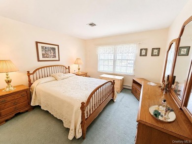 Perfectly maintained Greenbriar model featuring two bedrooms - photo 12