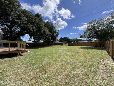 TRI LEVEL HOME on .26 of an acre! 3 Bedroom 2 bath with Living - photo 12