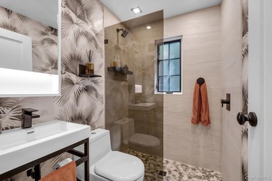 Nestled within Roslyn's historic Sinclair Martin enclave, this - photo 13