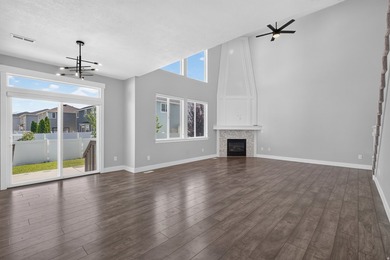 Discover the perfect blend of space, flexibility, and location - photo 22