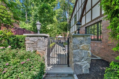 Nestled within Roslyn's historic Sinclair Martin enclave, this - photo 23