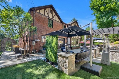 Nestled within Roslyn's historic Sinclair Martin enclave, this - photo 26