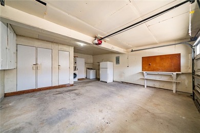 Welcome to this beautifully updated 3-bedroom, 2-bath home - photo 27