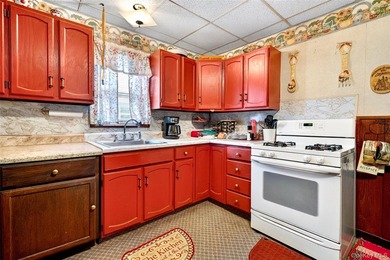 Welcome to this spacious and versatile home offering over 1,400 - photo 9