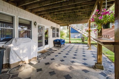 Charming Year-Round Waterfront Retreat on Brettuns Pond! - photo 43