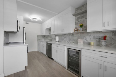 Lake Condo For Sale in Boca Raton, Florida