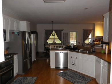 ALL ON ONE LEVEL 3,045 SQ FT VERY WELL MAINTAINED WITH PLENTY